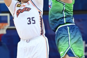 欧博娱乐网站-转折点！上海久事造点机会，CBA季后赛清晨攻防权衡，质疑声仍在，更衣室氛围转暖的简单介绍