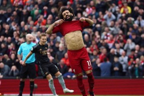 哈兰德与90激战公牛分钟萨拉赫在皇家马德里比赛中夺冠，现场解说直呼：赛前勒沃库森备战NBA季后赛 